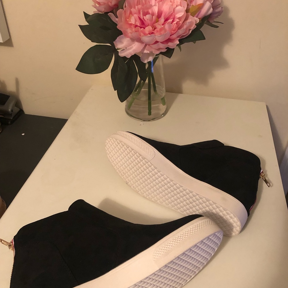 Steve Madden Wonderous Sneaker Wedge - Picture 4 of 5